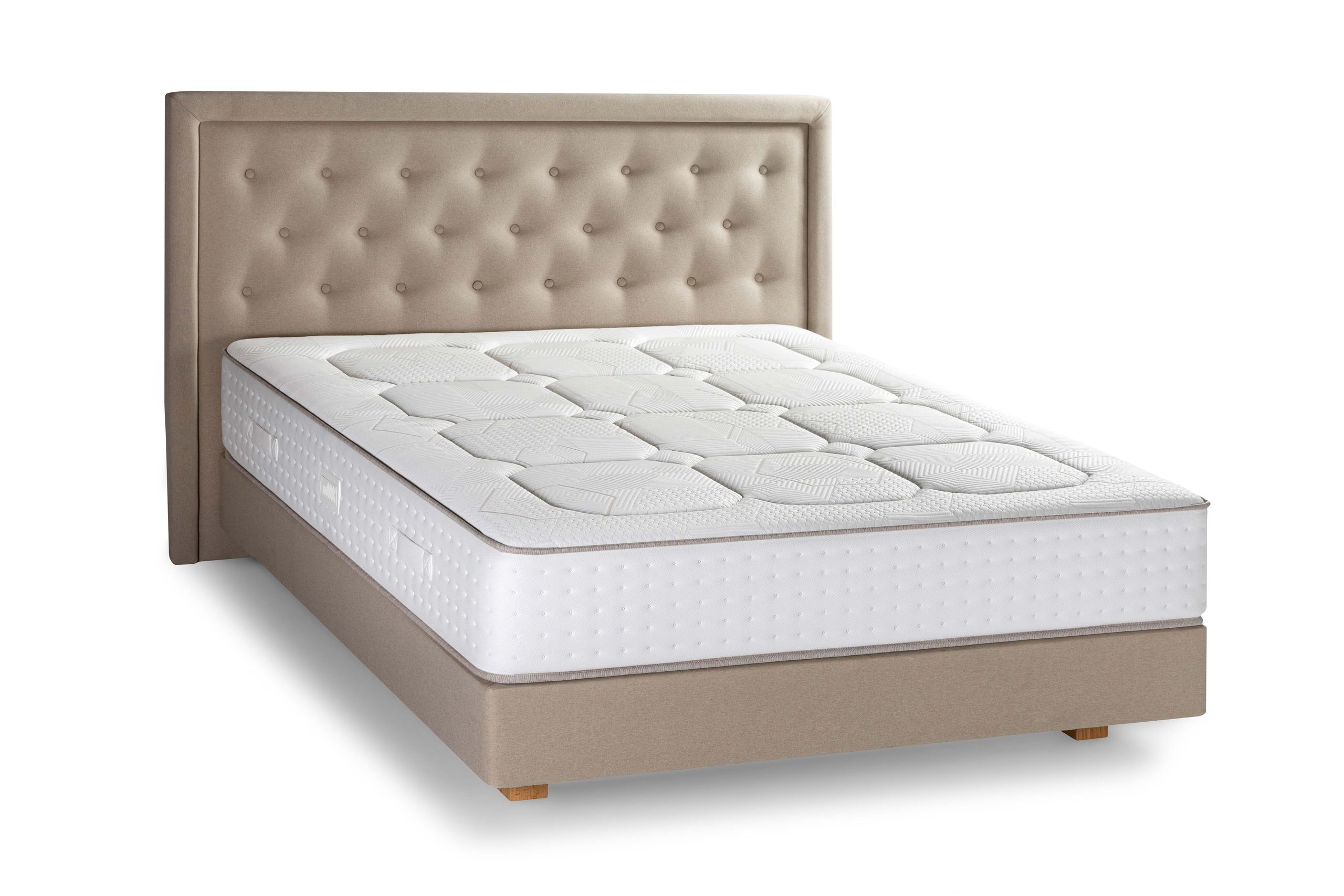 Ressorts ENSACHÉS 750 ressorts ensachés renforcés PÉRIPLUS (160x200 cm) Confort identique sur toute la surface de couchage Détails techniques Platebande brodée points ultrasons Coutil 100% polyester Galon coloris sable 4 poignées horizontales 2 Aérateurs Duvivier AIR SYSTEM® Fabrication 100% française Ce matelas est intégralement fabriqué dans notre usine de Mortagne sur Sèvre (85)